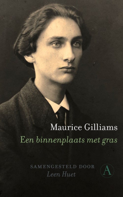 Maurice Gilliams - Een binnenplaats met gras